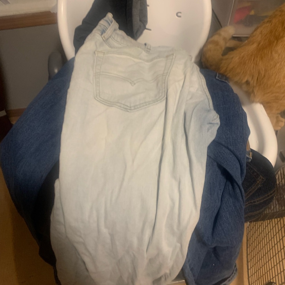 Levi jeans 38 w 32 length in good condition - Picture 2 of 4